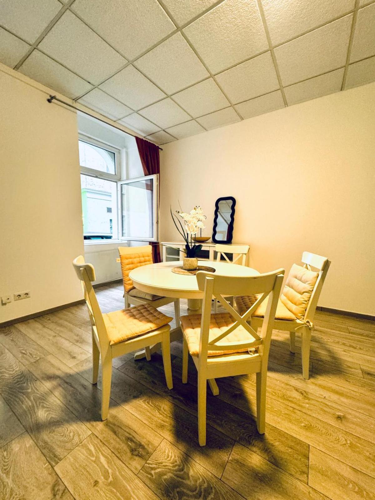 Amazing 2Br Apartment Near Praterstern Viena Exterior foto