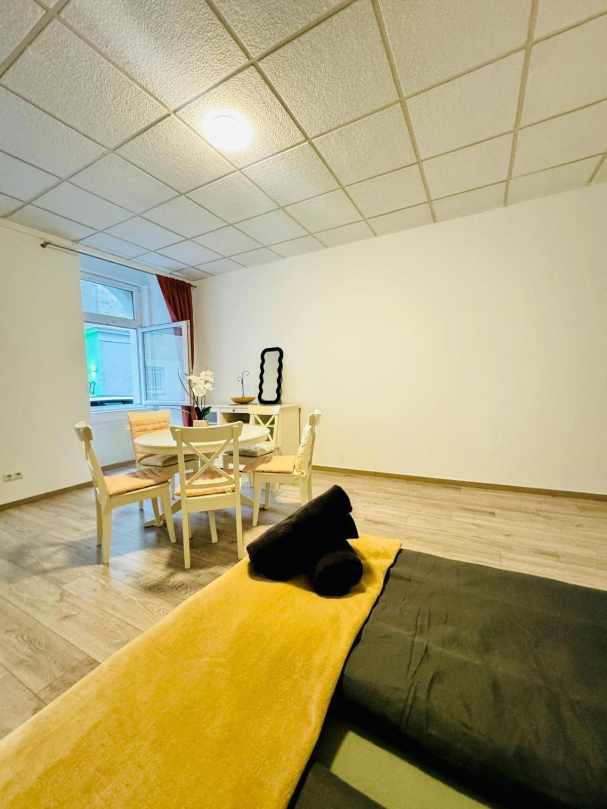 Amazing 2Br Apartment Near Praterstern Viena Exterior foto