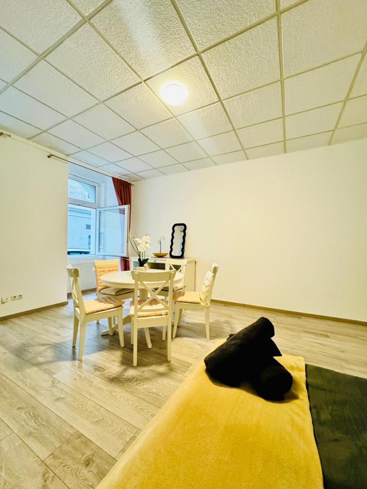 Amazing 2Br Apartment Near Praterstern Viena Exterior foto