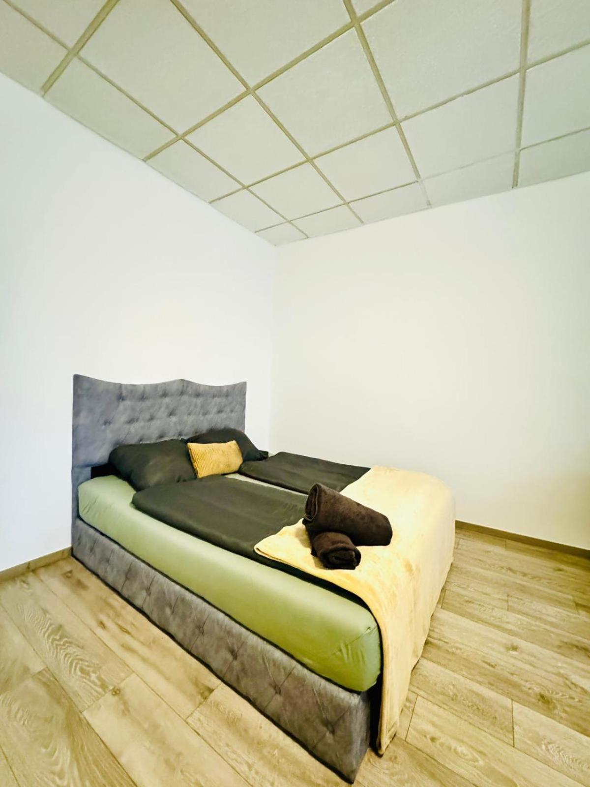 Amazing 2Br Apartment Near Praterstern Viena Exterior foto